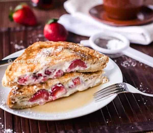 Strawberries and Cream French Toasts | https://cafedelites.com