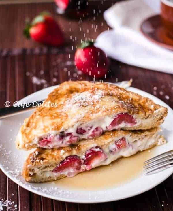 Strawberries and Cream French Toasts | https://cafedelites.com