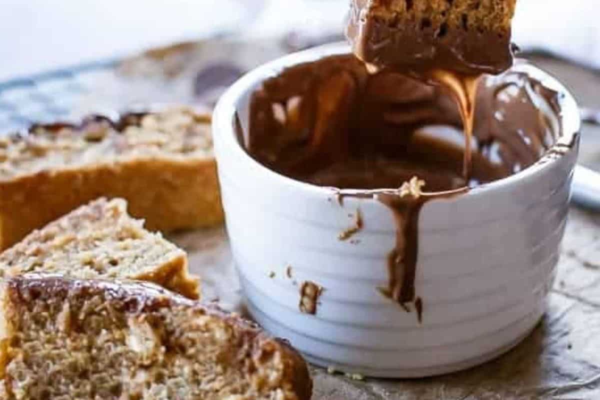 Let the cake cool before you dip in the chocolate sauce