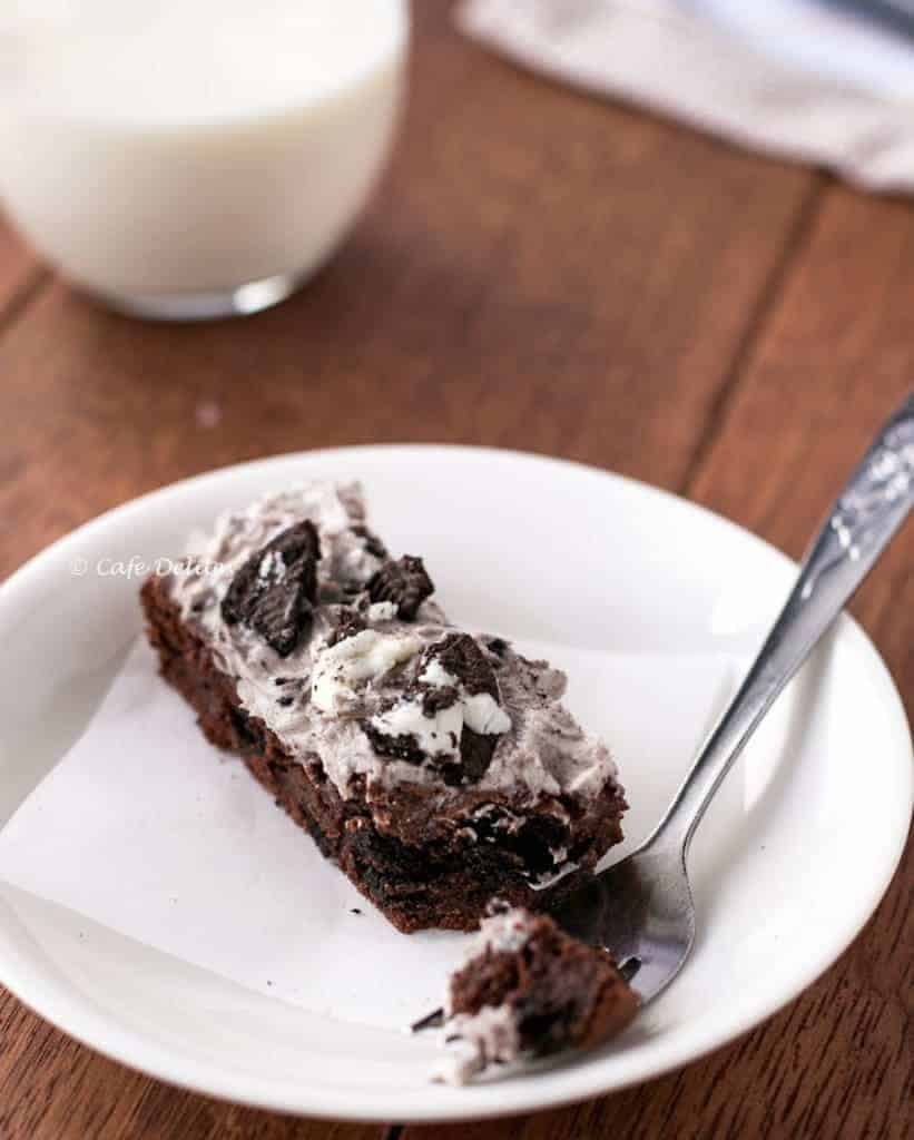 Cookies and Cream Brownies - Cafe Delites