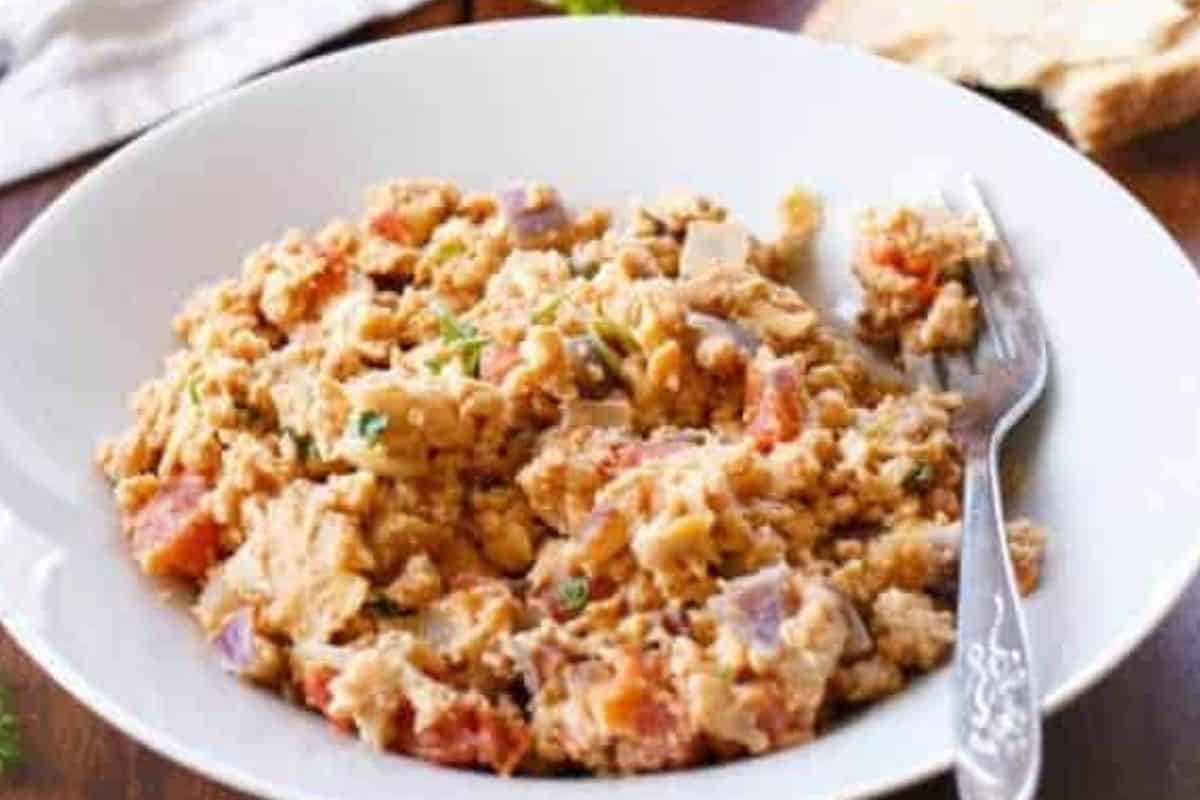 Sprinkle with salt and pepper to taste, add chopped parsley.