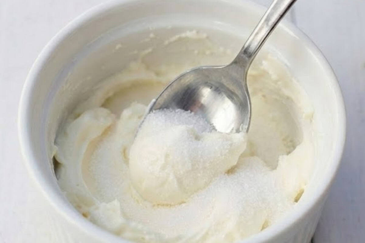 Stir the cream cheese with the extra sweetener in a separate bowl until smooth and spreadable