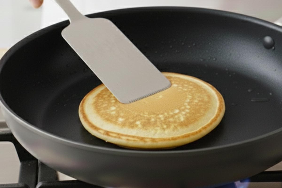 Cooking the pancake. - 6
