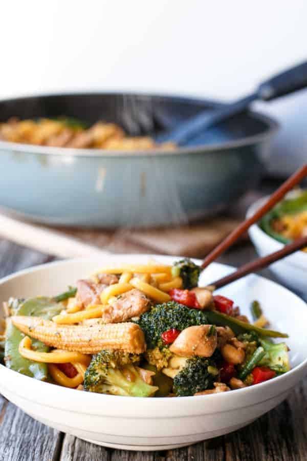  Soft thick noodles soaked in a beautiful rich fragrant sauce Simple Chicken Noodle Stir Fry