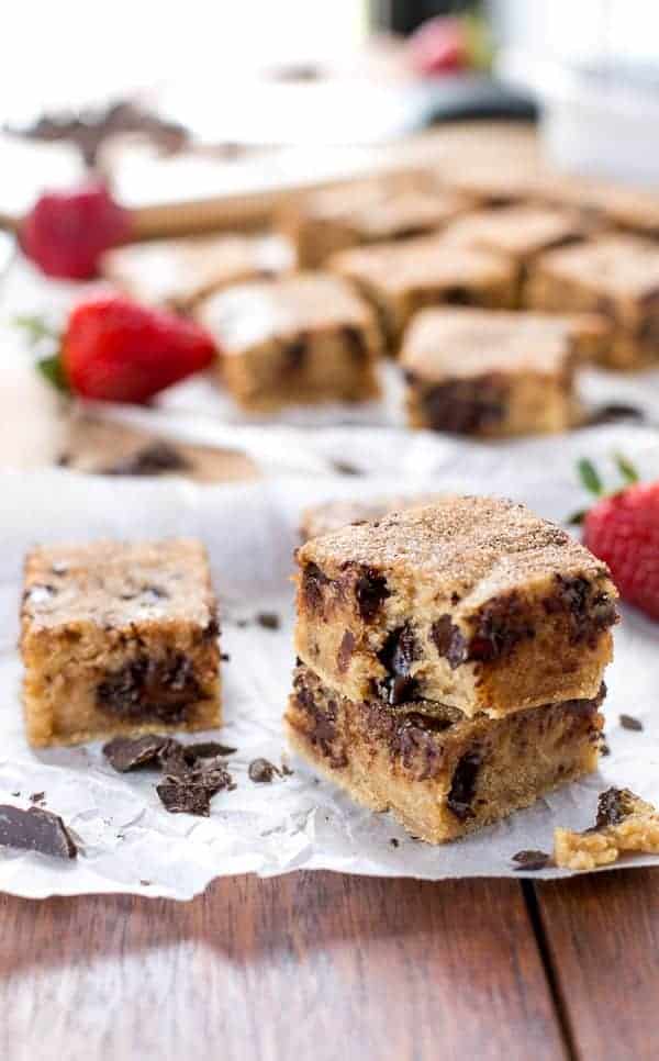 Churro Blondies on https://cafedelites.com