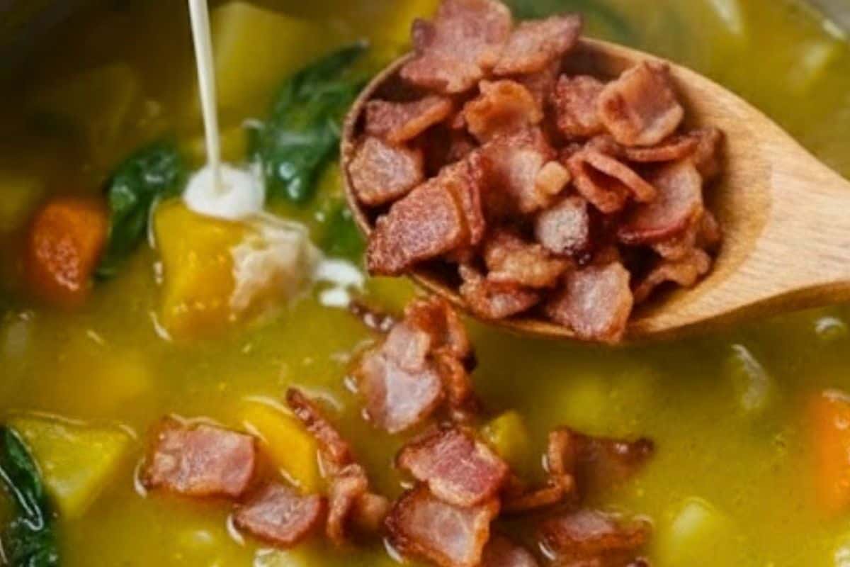 Once the vegetables are tender, pour the cream into the pot and add the cooked bacon. - 6