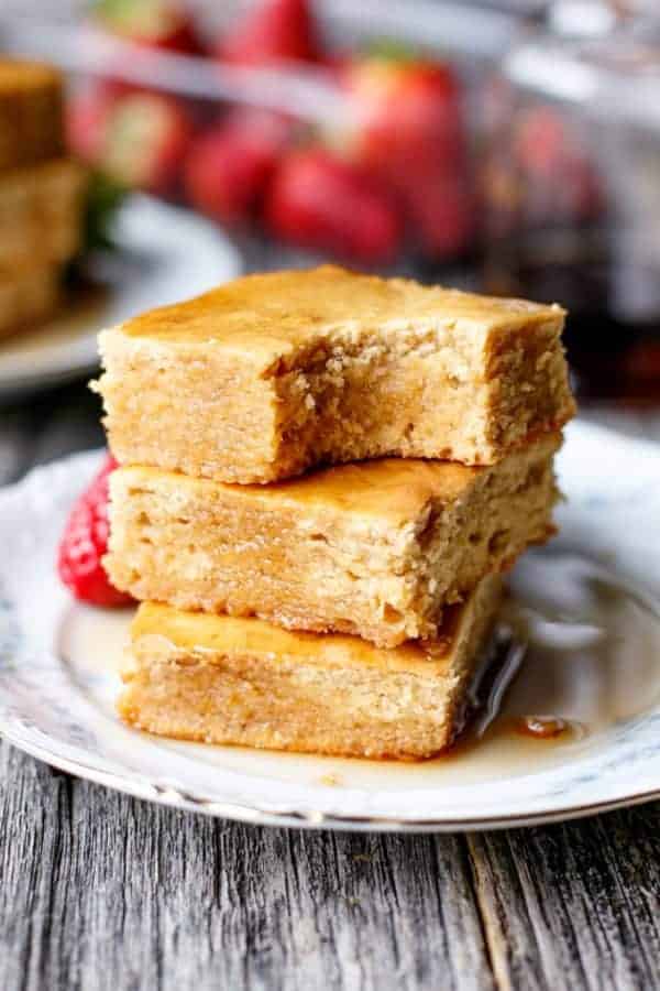 Pancake Maple Blondies - Cafe Delites