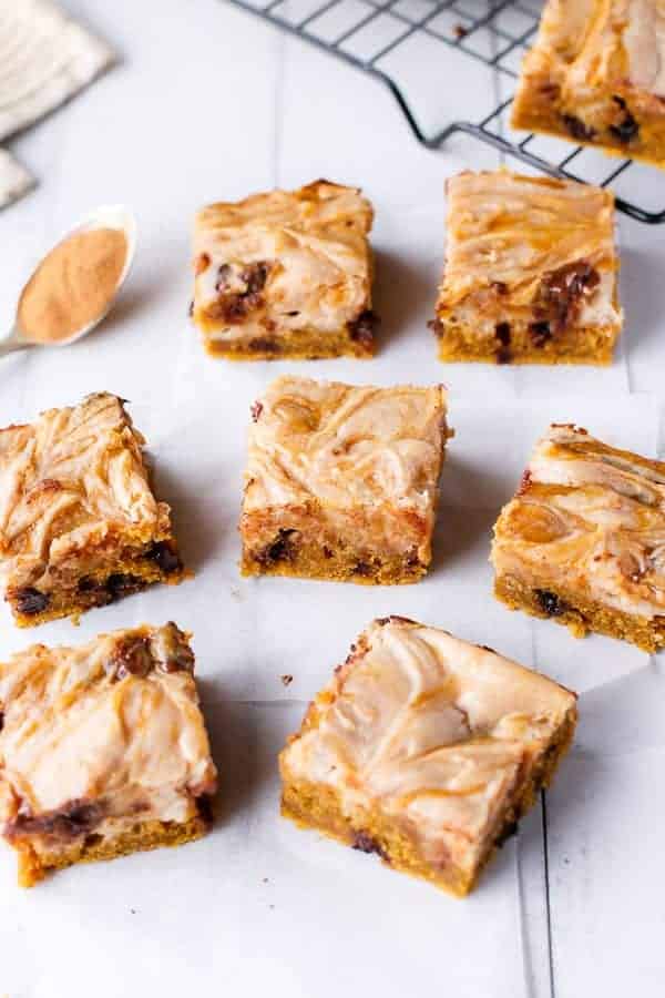 Cinnamon Cheesecake Swirled Pumpkin Blondies with Chocolate Chips Cinnamon Cheesecake Swirled Pumpkin Blondies