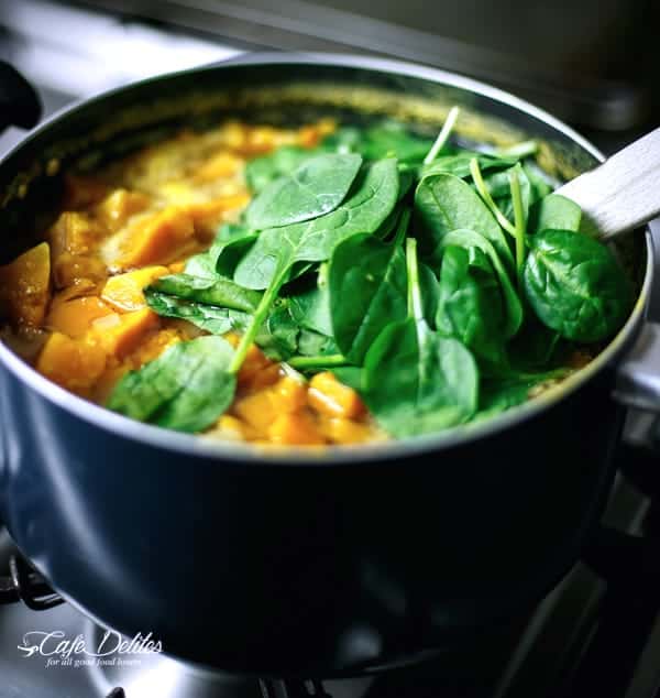 Creamy Pumpkin and Spinach Soup with Crispy Bacon | https://cafedelites.com