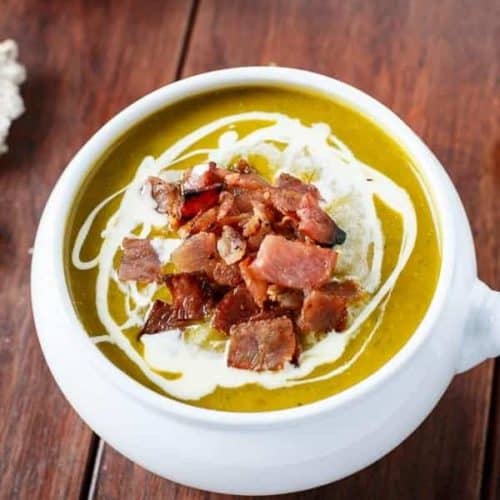 Creamy Pumpkin and Spinach Soup with Crispy Bacon