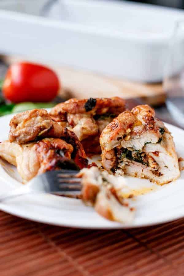 Fetta and Sundried Tomato Stuffed Chicken and Spinach Rolls Fetta, Bacon and Sundried Tomato Stuffed Chicken Rolls