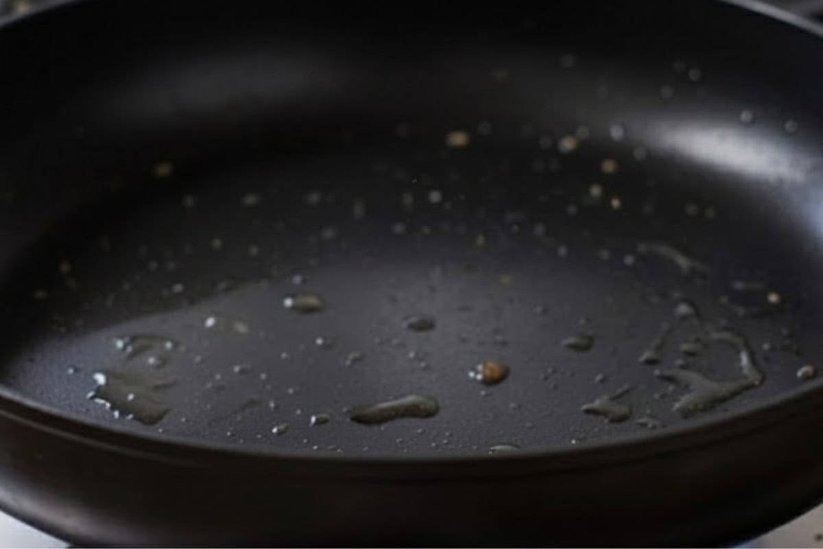 Warm a nonstick skillet over low to medium with a light coating of oil.