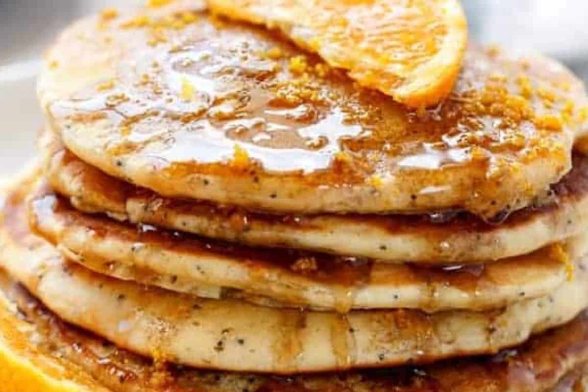 Stack the pancakes and spoon the syrup over the top, adding frozen yogurt or ice cream - 10