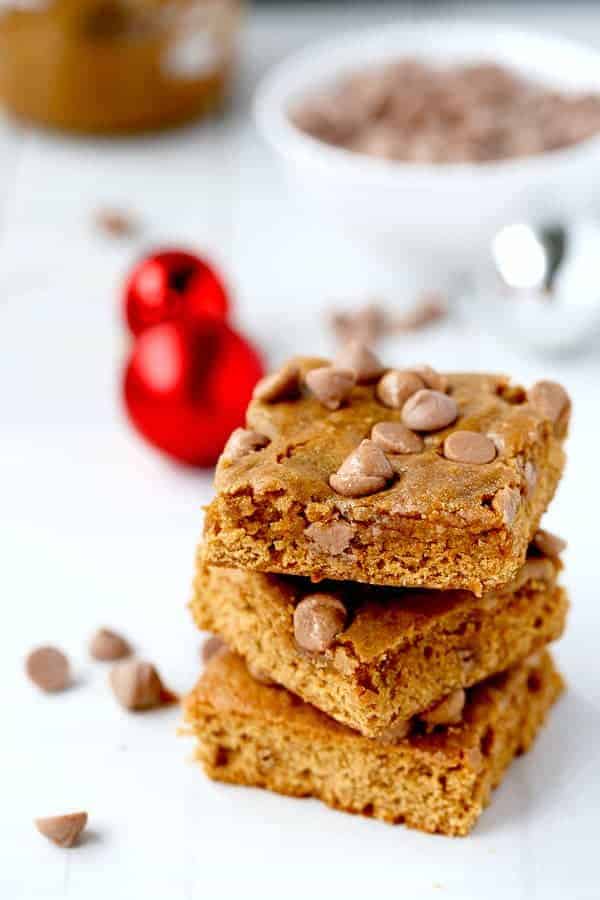 Cookie Butter Gingerbread Caramel Chip Blondies on cafedelites.com