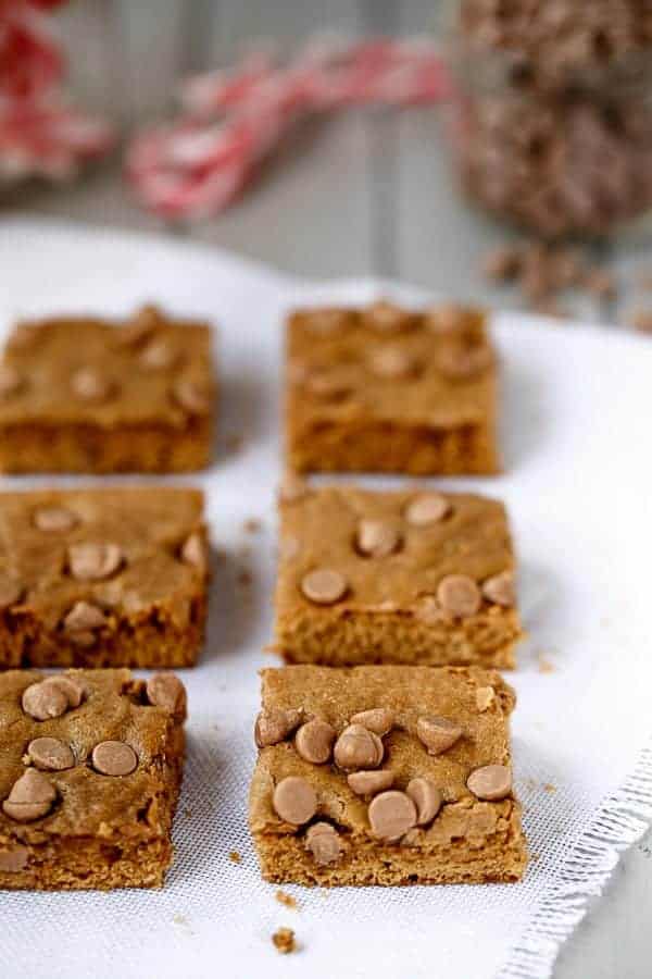 Cookie Butter Gingerbread Caramel Chip Blondies Cookie Butter Gingerbread Caramel Chip Blondies