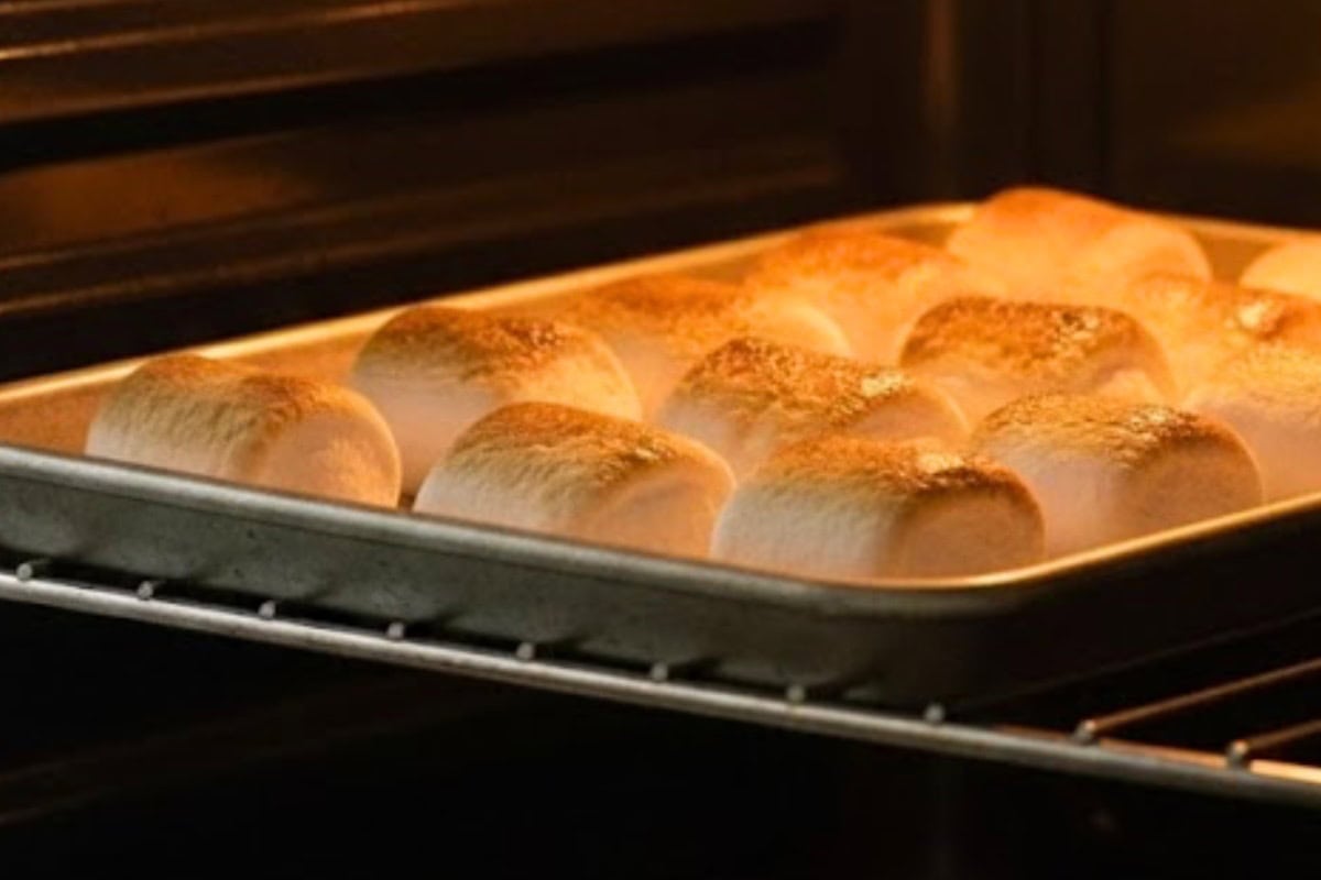 Place marshmallows on a tray, then grill on medium heat until golden.