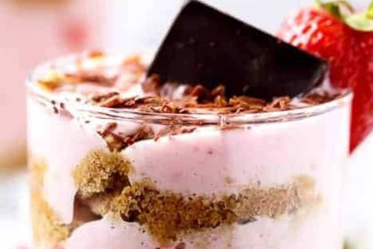 Strawberries and Cream Tiramisu Parfait - 8