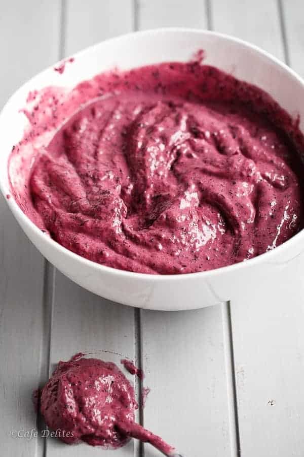 Instant Blueberry Frozen Yogurt | https://cafedelites.com