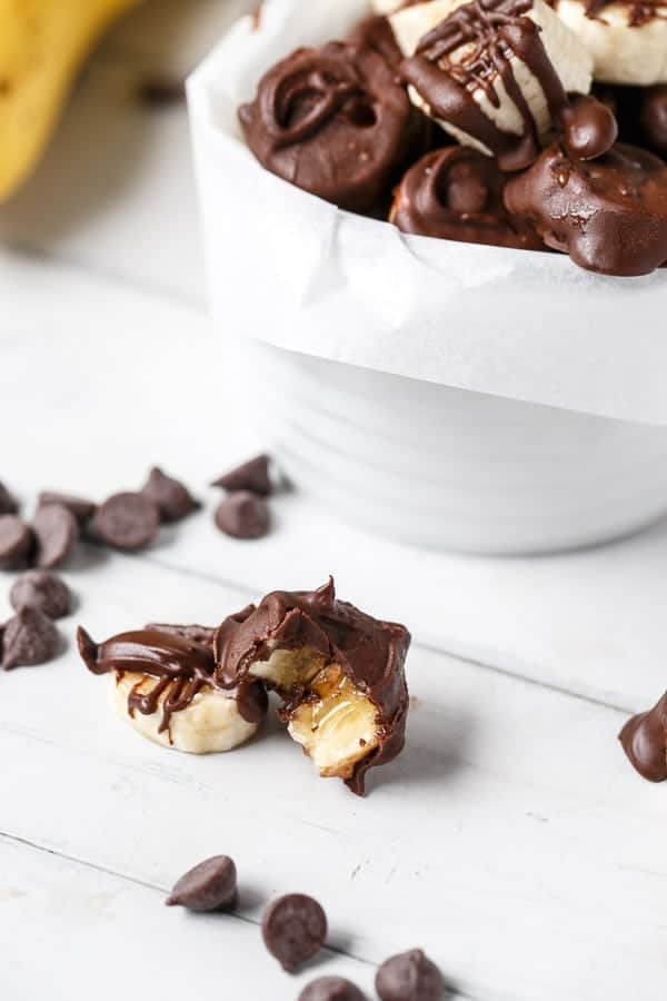 Chocolate Covered Bananas | https://cafedelites.com