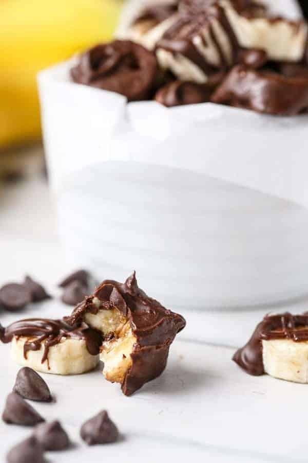 Chocolate Covered Bananas | https://cafedelites.com