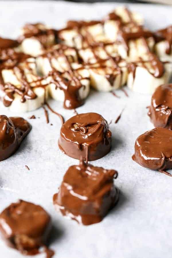 Chocolate Covered Bananas | https://cafedelites.com