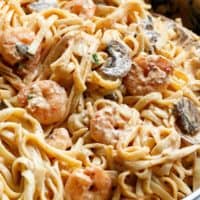 Creamy Shrimp Mushroom Linguine! Pasta, shrimp in a creamy low fat sauce without losing the creamy flavour? Of course! You won't miss the heavy cream! | cafedelites.com