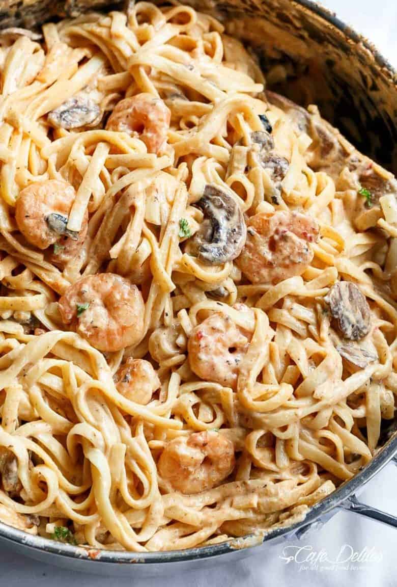 Creamy Shrimp Pasta! Linguine, shrimp in a creamy low fat sauce without losing the creamy flavour? Of course! You won't miss the heavy cream! | cafedelites.com
