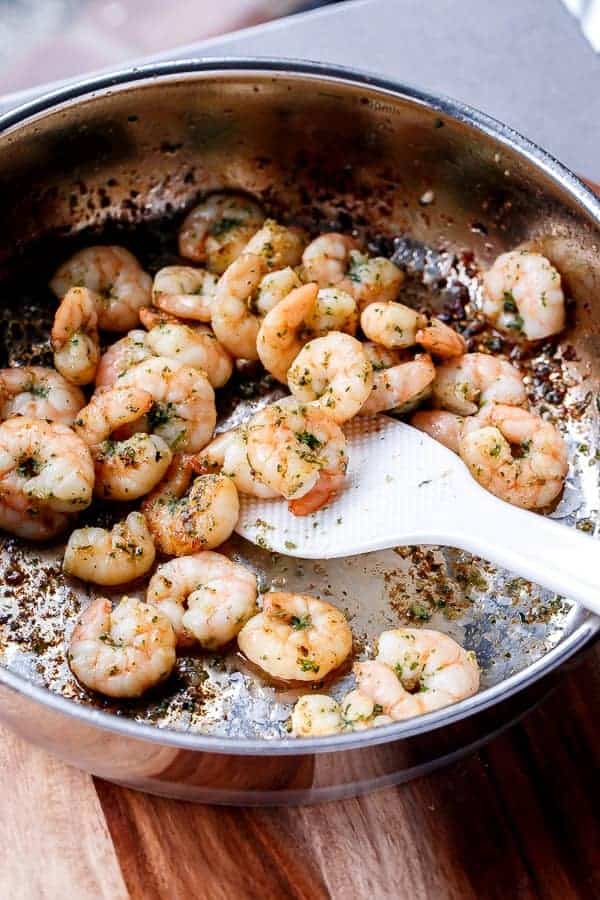 Lemon Paprika Garlic Prawns | https://cafedelites.com