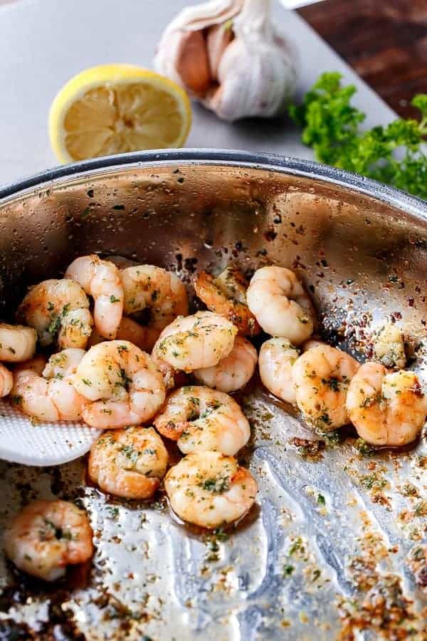 Lemon Paprika Garlic Prawns | https://cafedelites.com