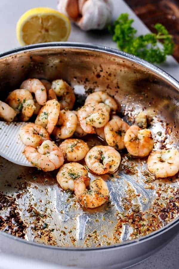 Lemon Paprika Garlic Prawns | https://cafedelites.com