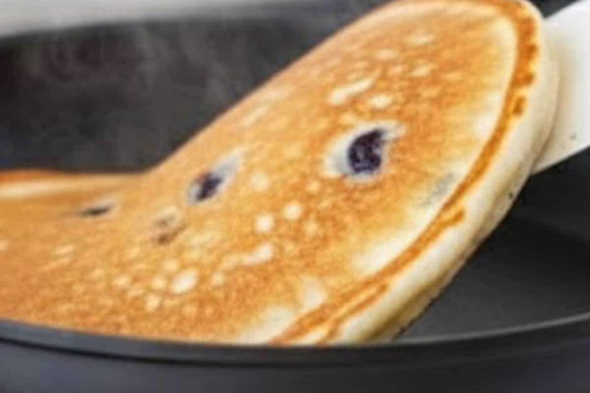 Cook for 4 minutes, check underside, then flip when golden. Cook for another 3 minutes until cooked.