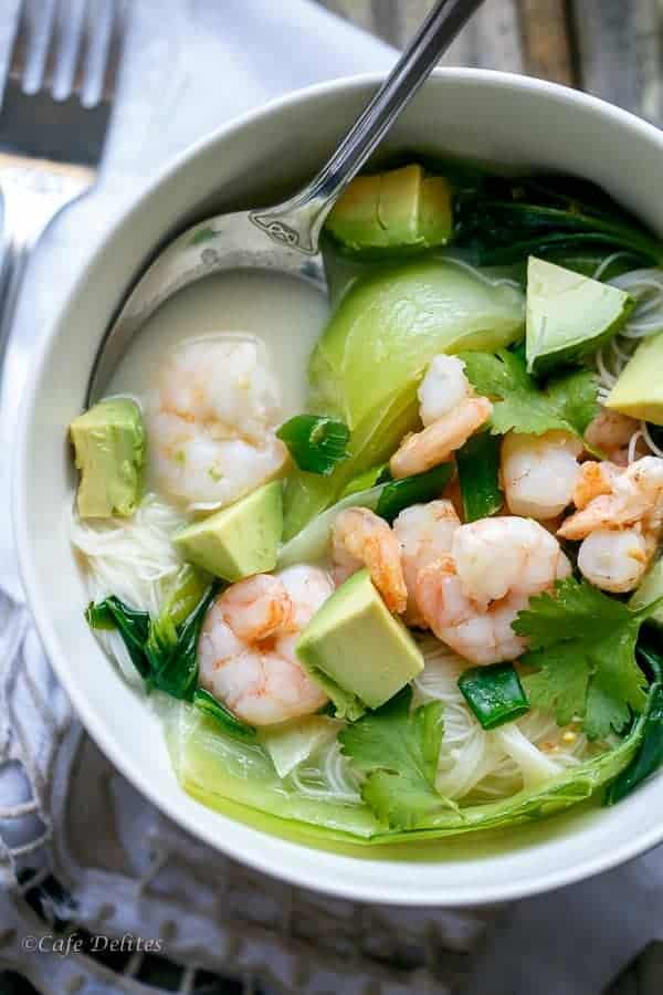 Thai Style Prawn (Shrimp) and Avocado Noodle Bowls | https://cafedelites.com