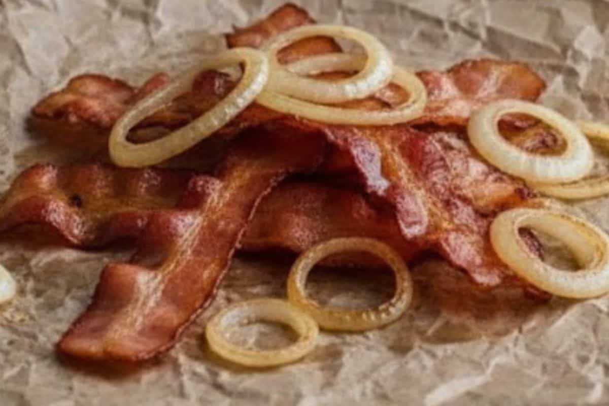 Transfer the cooked bacon and onion to a paper towel to absorb any excess oil