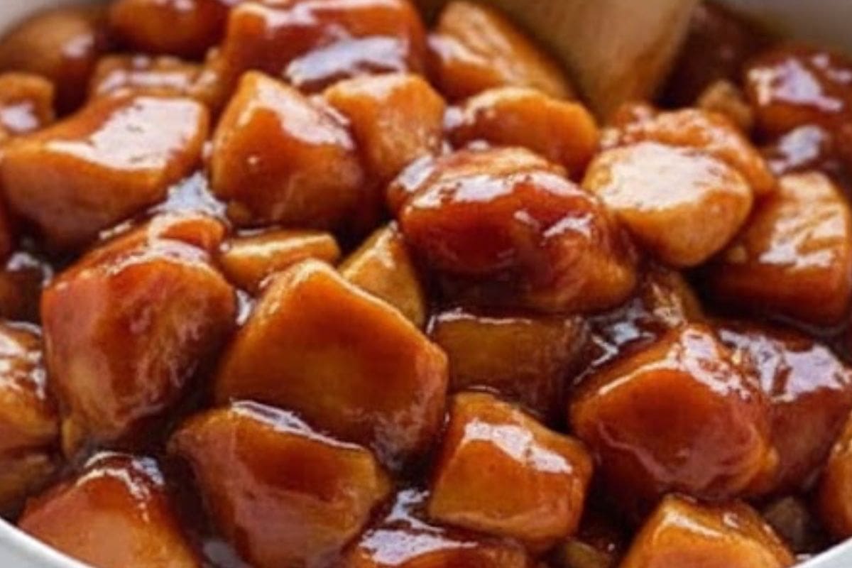 Combine chicken with 2 tablespoons of hoisin sauce.