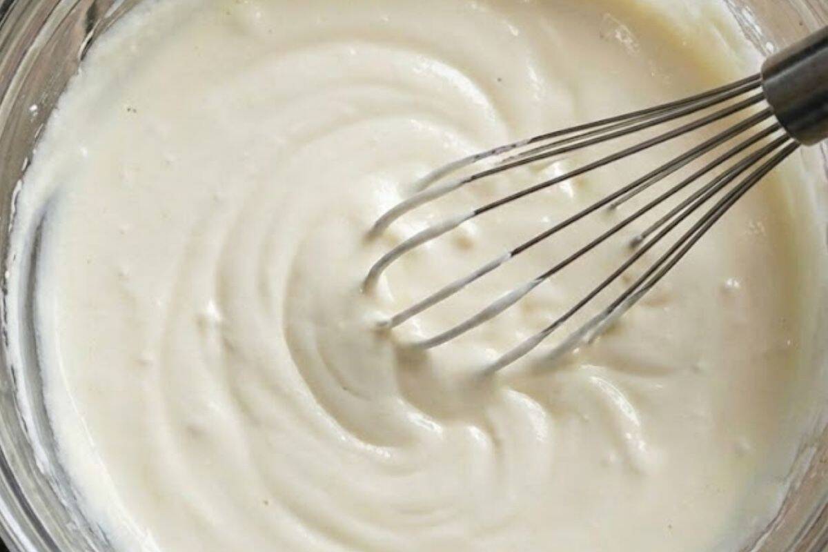 Beat the cream cheese, Greek yogurt, sweetener, vanilla, and lemon juice together until smooth - 4