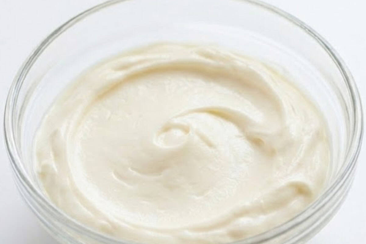 Stir the cream cheese, sugar and lemon juice in a small bowl until smooth and creamy. - 4