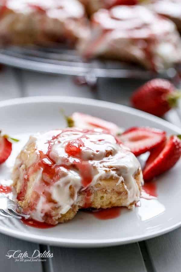 No Yeast Strawberries And Cream Cinnamon Rolls | https://cafedelites.com