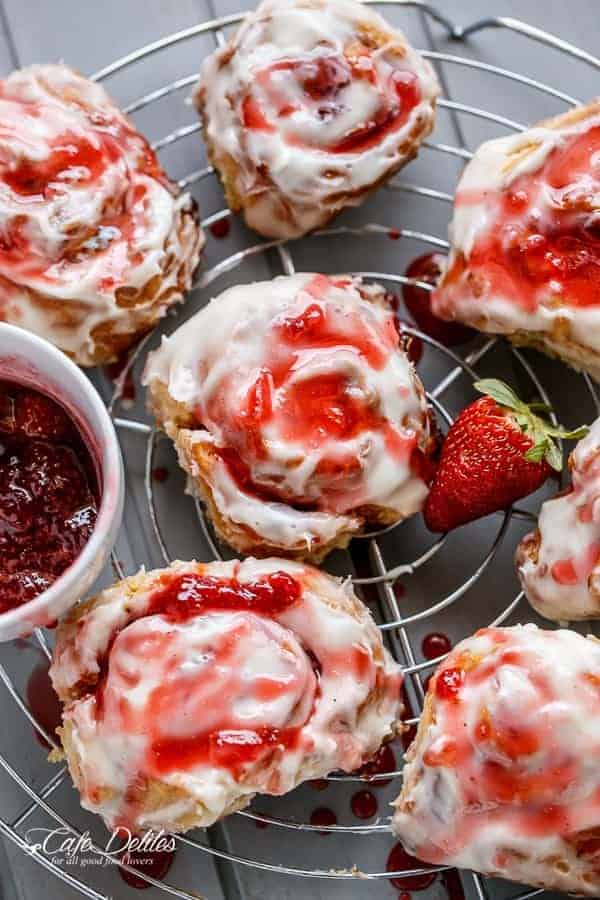 No Yeast Strawberries And Cream Cinnamon Rolls | https://cafedelites.com