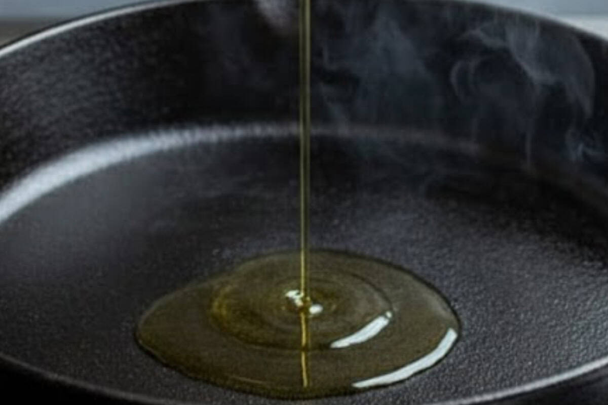  Drizzle a skillet or nonstick pan with oil and heat over medium-high - 5