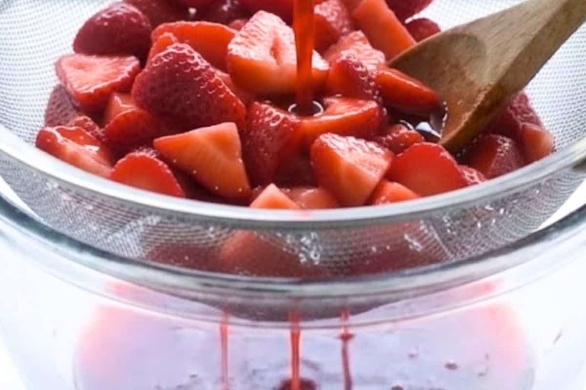 Remove the syrup from heat and allow it to cool completely, then strain out the strawberry - 4
