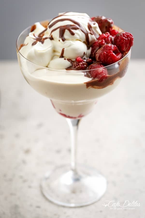 Creamy Kahlua + Raspberry Cheesecake Parfaits | https://cafedelites.com