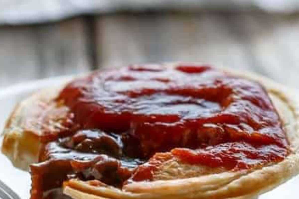  Brush tops with beaten egg and prick each one with a fork to let steam escape. Cook in your pie maker or bake in a preheated oven at 200°C (390°F) for 25 minutes until golden. - 10