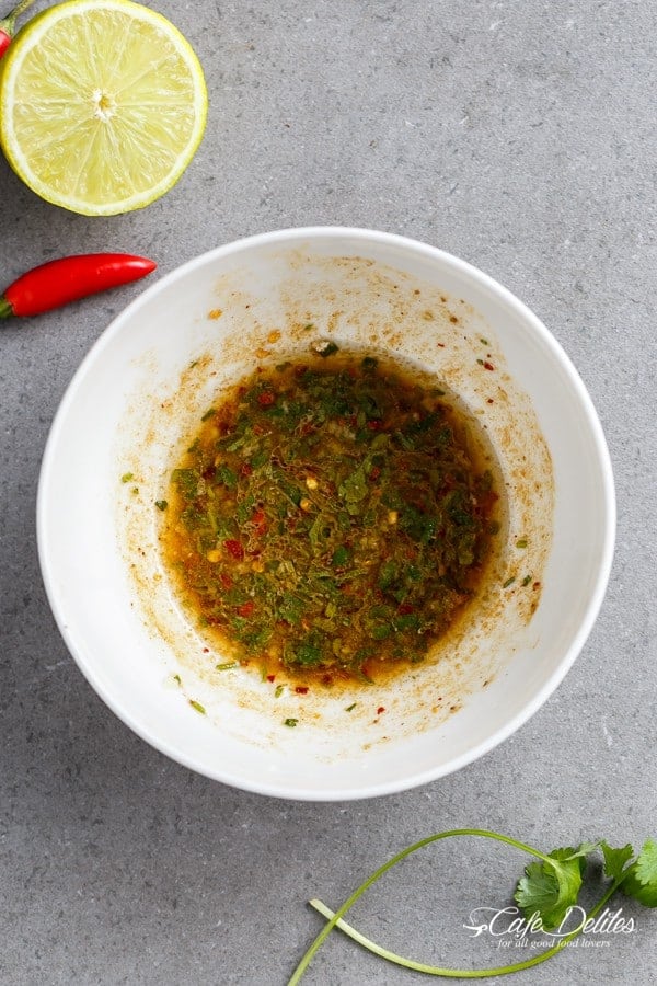 Grilled Chilli Lime Chicken Fajita Salad | https://cafedelites.com