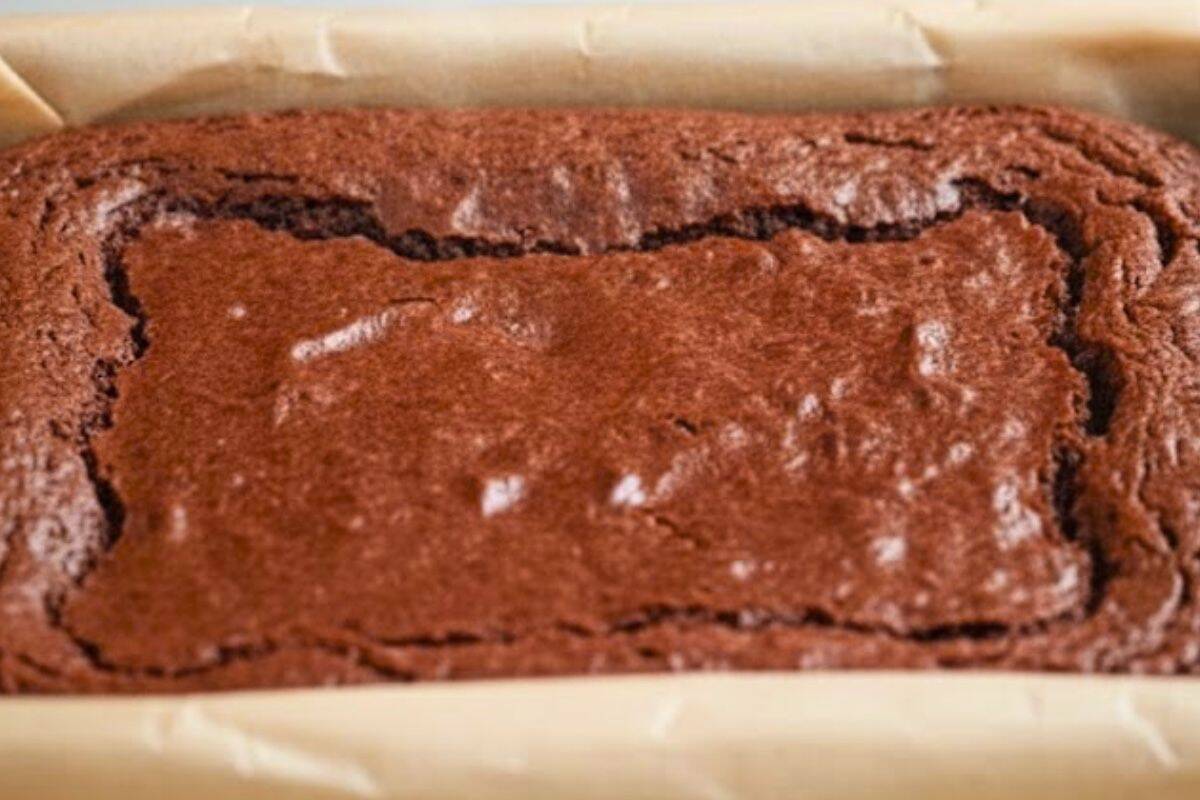 Allow the brownies to cool fully in the tin so they can settle - 9