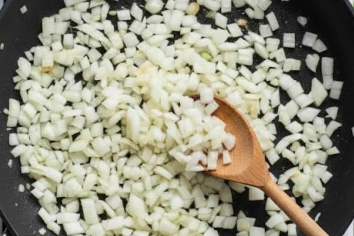 Heat olive oil in a saucepan over medium heat.