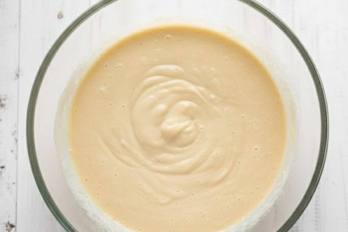 Set aside the mixture for a few minutes to rest and allow it to thicken