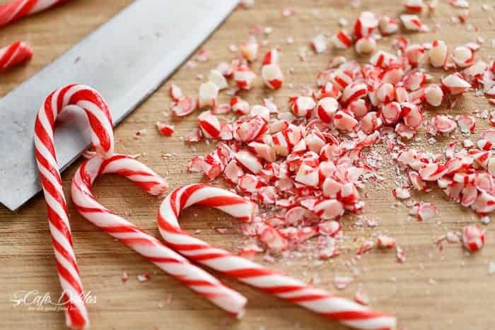 Candy Cane Christmas S'mores Dip | http://cafedleites.com