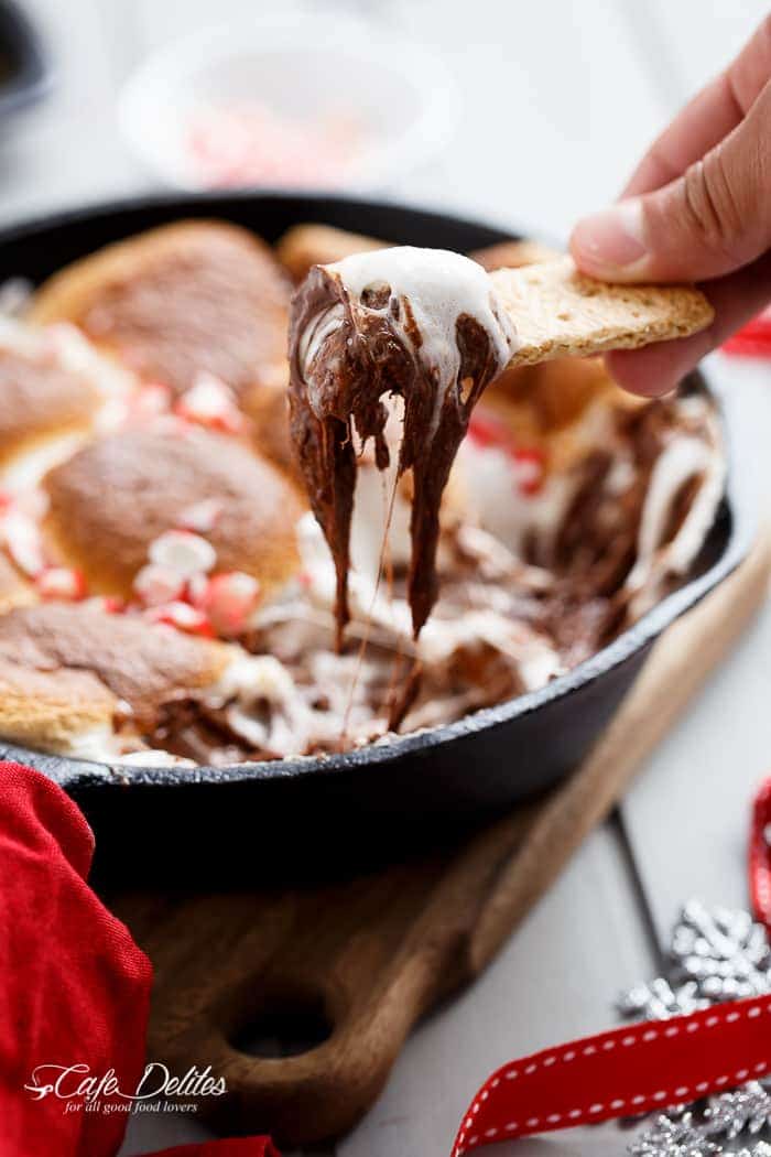 Candy Cane Christmas S'mores Dip | http://cafedleites.com