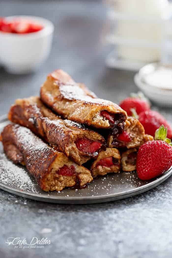 Gingerbread French Toast Roll Ups | http://cafedleites.com