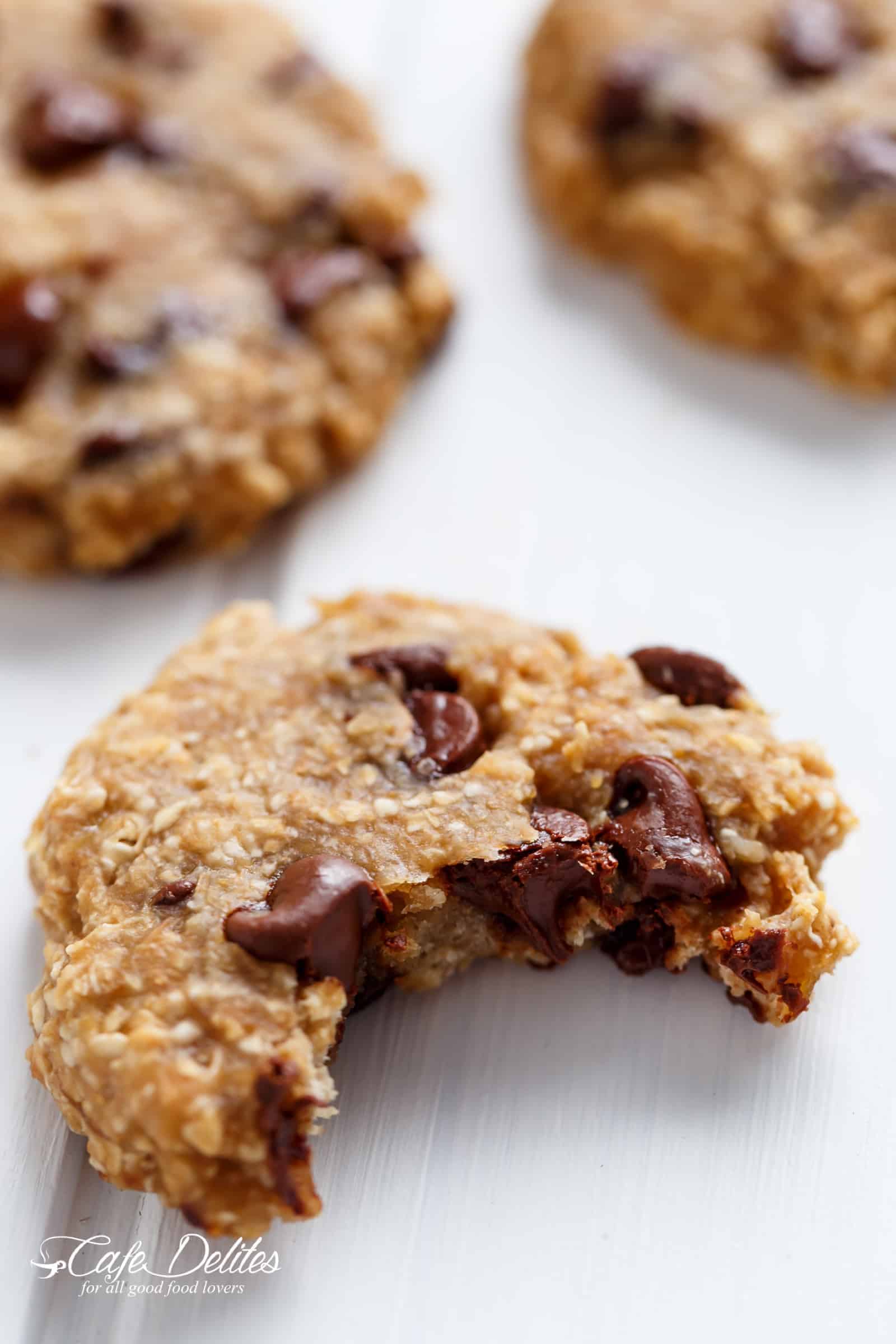 2-Ingredient Healthy Breakfast Cookies are Weight Watchers (or low fat and diet friendly) | https://cafedelites.com